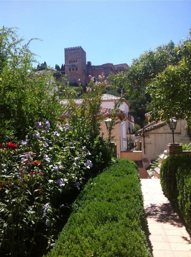 Un Vergel Al Pie De La Alhambra. Enjoy It Now!! Granada Luaran gambar